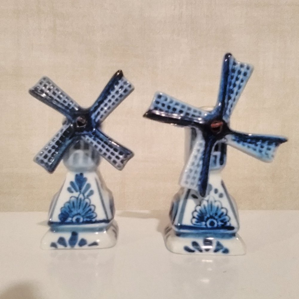 Windmill Salt & Pepper Shakers - Picture 1 of 6